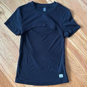 Vuori Cove Cut Out Tee in XS